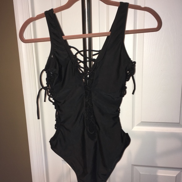 Sexy one piece NWOT - Picture 2 of 4